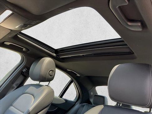 Used 2020 Mercedes-Benz C 300 4MATIC Sedan image 13