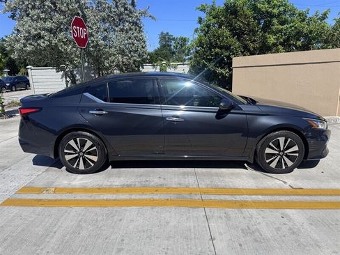 Used 2019 Nissan Altima 2.5 SV FWD image 4