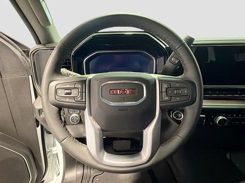 Used 2025 GMC Sierra 2500 SLT AWD/4WD image 10
