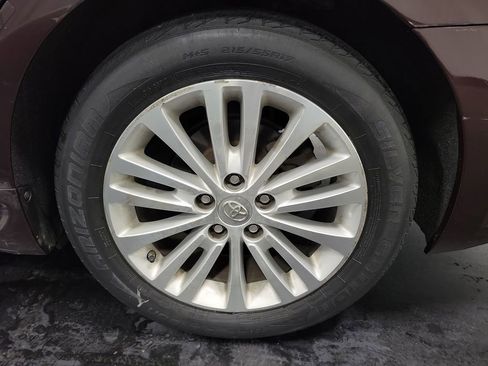 Used 2014 Toyota Avalon Limited w/ Technology Package FWD image 10