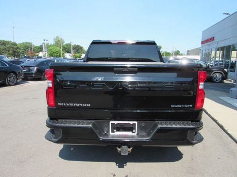 Used 2020 Chevrolet Silverado 1500 Custom w/ Custom Value Package AWD/4WD image 7
