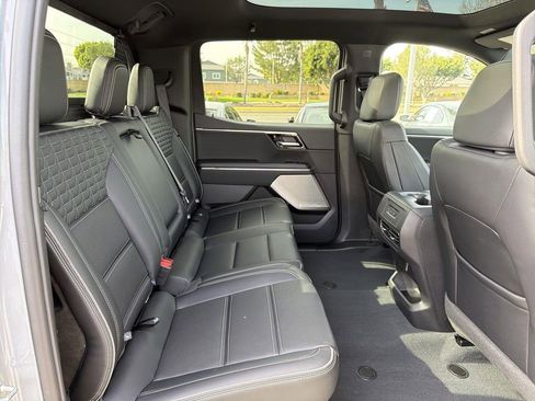 Used 2025 GMC Sierra EV Denali image 30