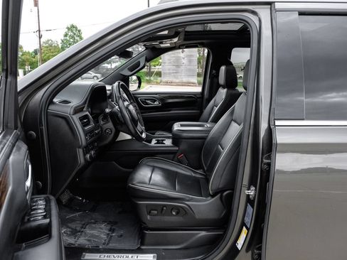 Used 2021 Chevrolet Tahoe Premier w/ Premium Package RWD image 4