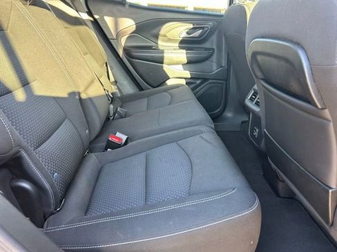 Used 2024 GMC Terrain SLE image 18