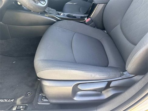Used 2022 Toyota Corolla LE image 17