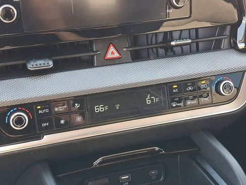 Used 2023 Kia Sportage LX image 16