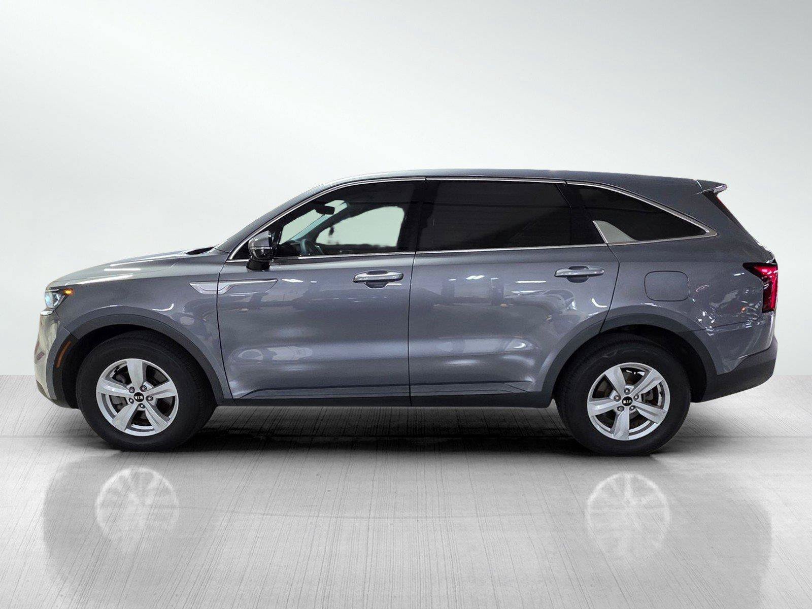 Used 2021 Kia Sorento LX FWD image 4