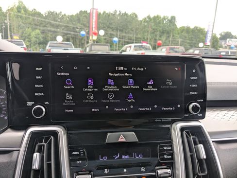 Used 2022 Kia Sorento S w/ Panoramic Sunroof Package FWD image 16