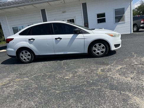 Used 2016 Ford Focus S FWD image 2