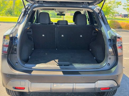 Used 2025 Nissan Kicks SV FWD image 33