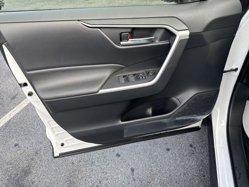 New 2025 Toyota RAV4 XLE AWD/4WD image 22