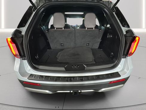 Used 2025 Ford Explorer Platinum w/ LUX Leather Package image 31