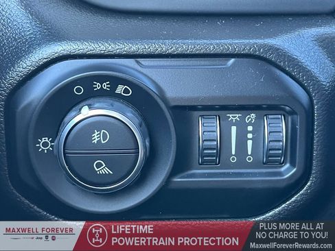 Used 2022 Jeep Gladiator Sport image 12