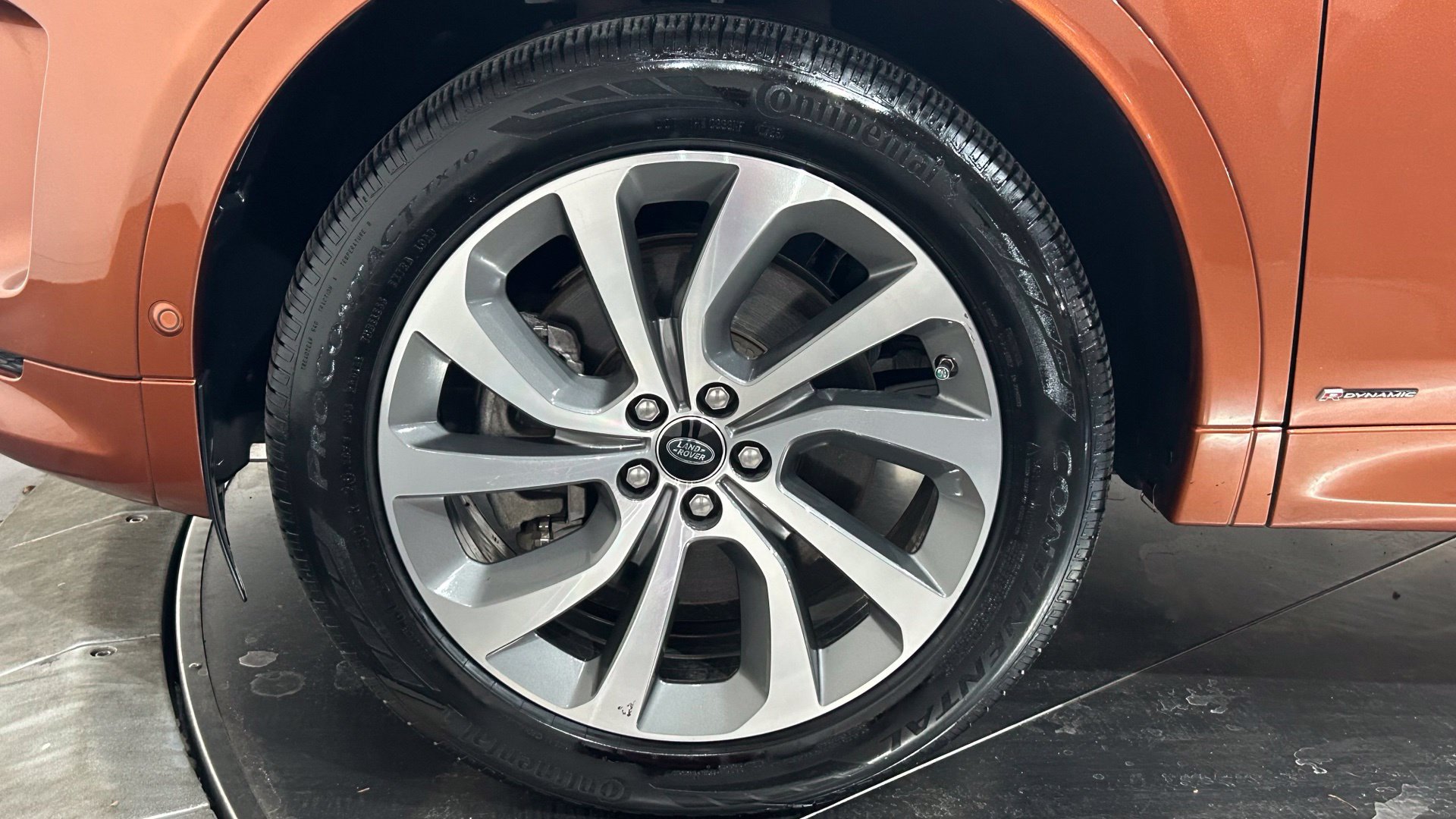 Used 2021 Land Rover Discovery Sport SE R-Dynamic AWD/4WD image 26