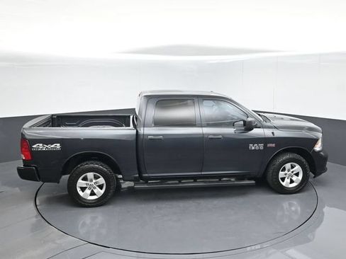 Used 2018 RAM 1500 Express AWD/4WD image 43