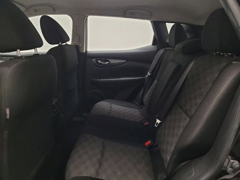 Used 2019 Nissan Rogue Sport SV FWD image 18