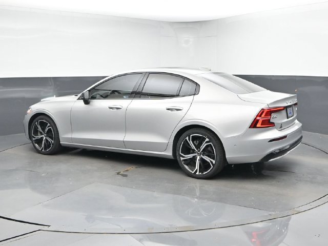 Used 2024 Volvo S60 B5 Plus AWD/4WD image 6
