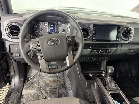 Used 2023 Toyota Tacoma TRD Sport w/ Technology Package image 3