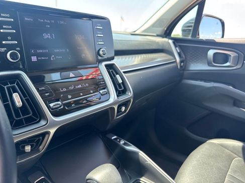 Used 2021 Kia Sorento S FWD image 24