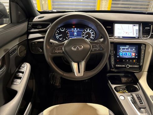 Certified 2025 INFINITI QX55 Essential image 13