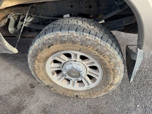 Used 2005 Ford F350 Lariat image 16