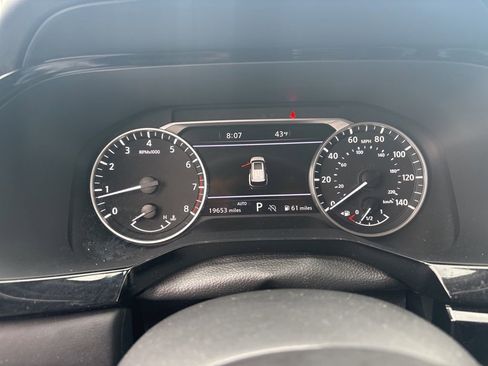 Used 2023 Nissan Pathfinder SL AWD/4WD image 19