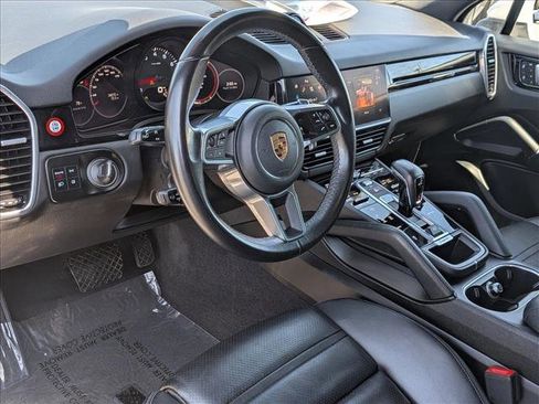 Used 2023 Porsche Cayenne AWD/4WD image 10