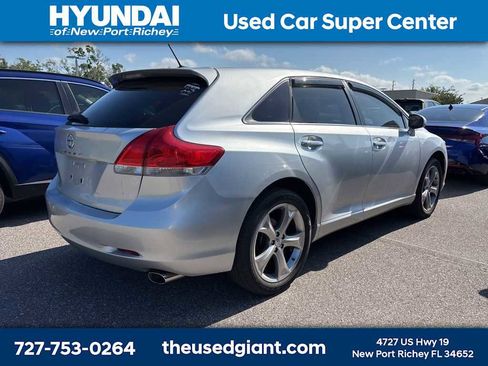 Used 2009 Toyota Venza FWD image 3
