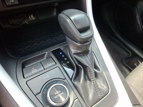 Used 2024 Toyota RAV4 XLE w/ Convenience Package AWD/4WD image 22