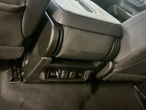 Used 2022 Chevrolet Silverado 1500 LT AWD/4WD image 28