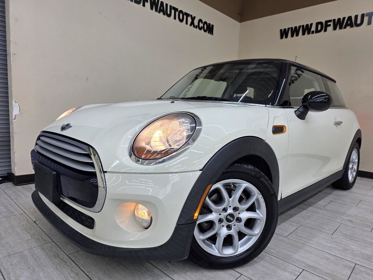 Used 2014 MINI Cooper 2-Door Hardtop FWD image 1