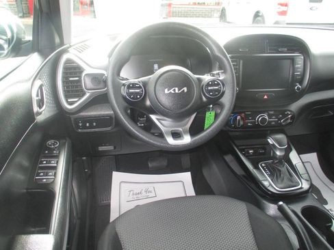 Used 2024 Kia Soul LX w/ Option Group 015 image 4