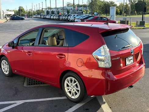 Used 2014 Toyota Prius V Three FWD image 3