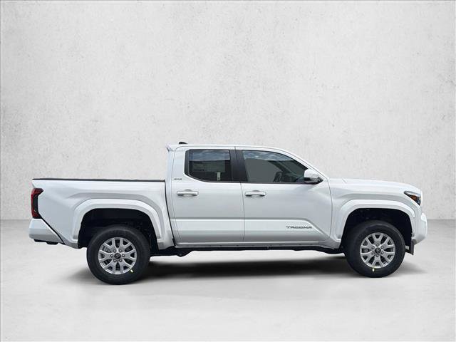 Used 2026 Toyota Tacoma SR5 AWD/4WD image 4