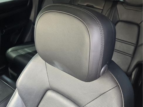 Used 2021 Porsche Cayenne S AWD/4WD image 22
