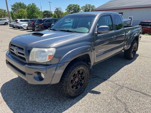Used 2010 Toyota Tacoma 4x4 Access Cab V6 image 4