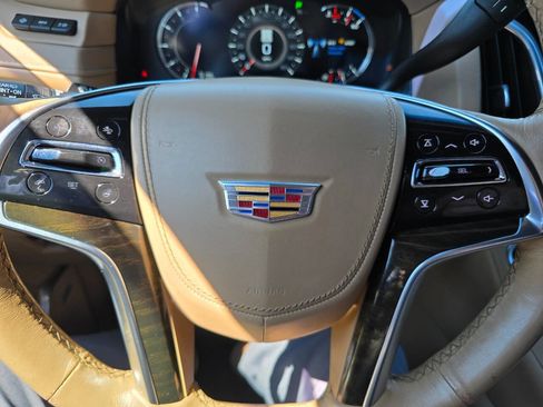 Used 2019 Cadillac Escalade ESV Platinum AWD/4WD image 17