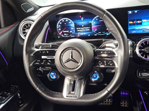 Used 2025 Mercedes-Benz GLB 35 AMG 4MATIC image 28
