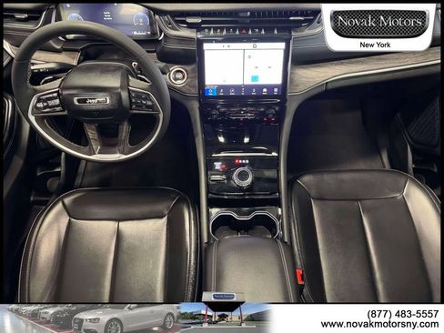 Used 2023 Jeep Grand Cherokee L Limited AWD/4WD image 17