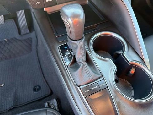 Used 2024 Toyota Camry SE w/ Convenience Package image 31