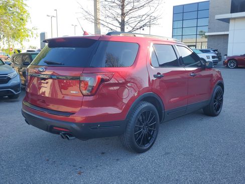 Used 2018 Ford Explorer Sport image 3