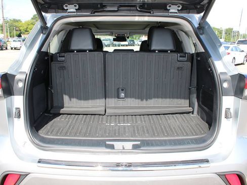 Used 2020 Toyota Highlander Platinum AWD/4WD image 22