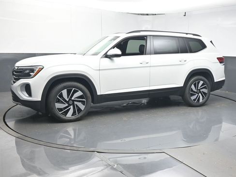 New 2026 Volkswagen Atlas SE image 4