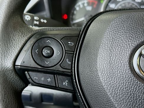 Used 2021 Toyota Corolla LE FWD image 16