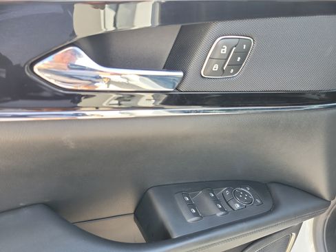 Used 2021 Lincoln Nautilus FWD image 22