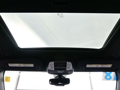 Used 2018 Jeep Grand Cherokee Limited image 18