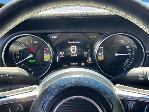 Used 2023 Jeep Wrangler Unlimited Sahara w/ Cold Weather Group AWD/4WD image 17