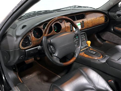 Used 2001 Jaguar XK8 Convertible RWD image 74