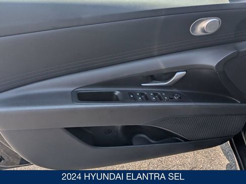 Certified 2024 Hyundai Elantra SEL FWD image 11