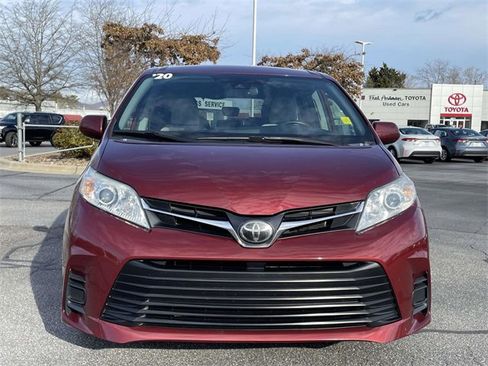 Used 2020 Toyota Sienna LE w/ LE Preferred Package image 8